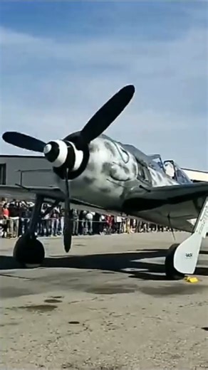 German Focke-Wulf Fw-190A start up