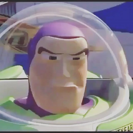 BUZZ LOOK AN ALIEN!!