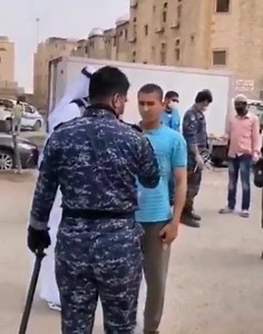 206K views · 2.1K shares | Distribution of food packets in lockdown areas. | Kuwait UPTO DATE | Facebook