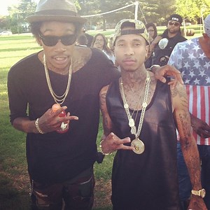 Tyga – Molly Ft. Wiz Khalifa x Mally Mall