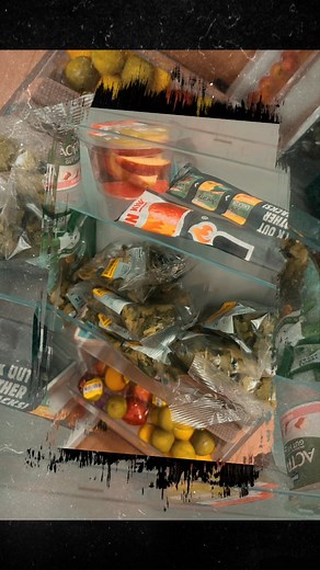 Well done to the collectors and food sorters, getting out tonight now that it is🥶! Lovely produce available again tomorrow, pastries, bread, milk, fruit and veg, pizzas, sandwhiches, and other stuff! Pop in down to the community fridge shop for 930am, and we will close once all rhe fresh food is gone 💚 | Prestwood Community Fridge