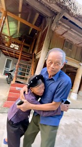 2.5M views · 50K reactions | Anh có rảnh không, nếu có thì mình yêu nhau 殺 Những video hài hước của Bà Sểnh, Bà Thuộc, Anh Nhật Kute  #basenhvlog #bathuocvlog | Về Già Phải Vui | Facebook