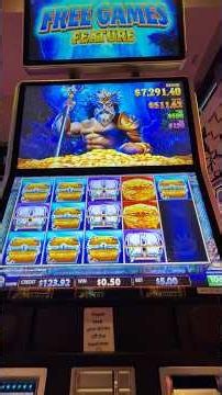 Kinda like Huff n Puff, but better? #slots #pokies #vegas #happygolucky #bonus