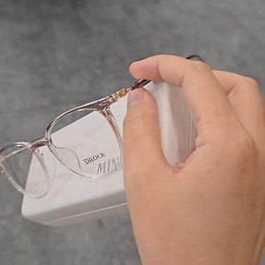 3.3K reactions · 358 shares | #Eblock #mineyeglasses Nhựa dẻo cao cấp Chất liệu nhựa dẻo siêu bền, nhẹ Càng kính lõi kim loại chắc chắn và ôm mặt  Color : Pink Omber  Mã : KC6 | MIN Glasses | Facebook