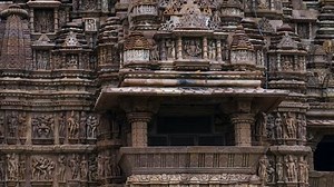 Erotic Sculptures Parshvanatha Temple Within Khajuraho: vídeo stock (100% livre de direitos) 1052512771 | Shutterstock