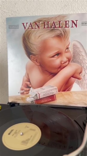 13 reactions | Un 9 de enero de 1984, Van Halen lanzó el sexto álbum de estudio de la banda. Repleto de clásicos del rock como #Jump, #Panama y #HotForTeacher, el LP alcanzó el #2 en el Billboard 200. ¿Cuál es tu tema favorito?   Disfrútalo ahora aquí: bit.ly/3Sco7Ng #VanHalen | Warner Music | Facebook