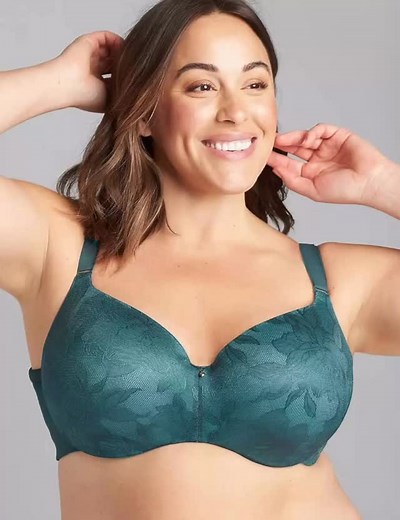 This weather? Perfect for Beautiful Bras & Bold Energy. Layered up, lifted up, and looking damn good doing it. 💋 We’re open till 5pm | Rarefinds Curvy Plus-size