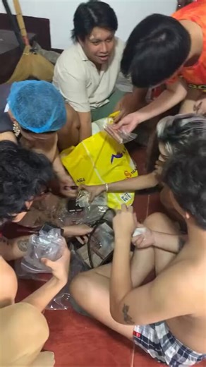 TBT pasalubong 2023 ng mga anastasia na galing drag race pagbalik ko cdo sa bahay nila @themisua na ginawang Lafeya Headquarters ahahah