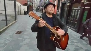 SPIDERS IN THE BATH -ICE CREAM ROBOTS- FILMED BY GARY LIMB | Ice Cream Robots