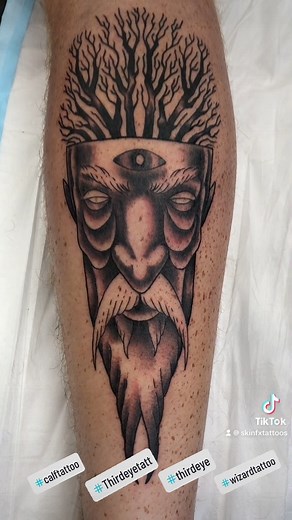 🧙‍♂️Rad third eye opened wizard design done by Corpse👁️👁️👁️ To Book in with Corpse or for any tattoo enquiries call us on 55921905 or send us an email to Info@goldcoasttattoos.com.au https://goldcoasttattoos.com.au/artist/corpse/ #fyp #fypシ #goldcoasttattoo #skinfxtattoos #goldcoast #surfersparadise #goldcoastoriginals #tattooideas #tattoolife #tattoolifestyle #cooltattoos #tattooartist #tattooist #artist #radtattoos #cooltattooideas #wizardtattoo #thirdeyetattoo | Skin fx tattoos