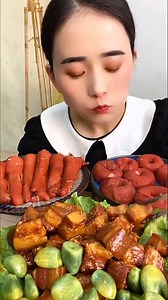 Three layer of pork ,intestine pork ,show good eating yummy . | Bread ciza