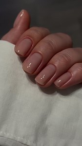 ✨ Was glänzt denn da so? Natürlich unser neuer SLIM FIT TOP COAT!  Für einen strahlenden Glanz, einen natürlichen Look und ein ultradünnes Finish. Ohne dicke Schichten! Wer hat ihn schon ausprobiert?  #didierlab #slimfittopcoat #nagelglanz #perfektenägel #nailinspo #nageltrends | Didier Lab | Facebook