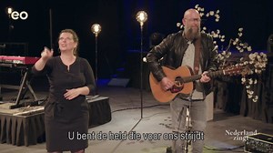 99K views · 1.3K reactions | Zo bijzonder mooi om te zien: het prachtige lied Jezus Overwinnaar met gebarentaal <3 | Nederland Zingt (EO) | Facebook