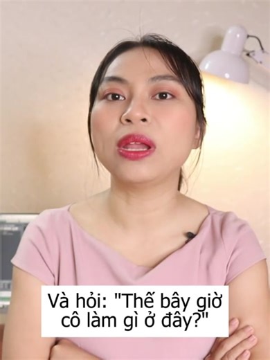 XIN CHÀO CÁC BẠN, MÌNH LÀ DIỄM! Trong video lần này, mình muốn chia sẻ với các bạn một câu chuyện đặc biệt trong quá trình làm việc tại công ty cũ. Câu chuyện này là một ví dụ rõ ràng về sự quan trọng của phát âm trong cuộc sống hàng ngày. Nhờ có khả năng phát âm tốt, mình đã nhận được sự đối xử tốt hơn từ người nước ngoài, một cách hoàn toàn khác so với sự nhìn nhận ban đầu về mình. Đồng thời, trong video này, mình cũng muốn chia sẻ với các bạn "3 PHƯƠNG PHÁP" học phát âm mà bạn có thể áp dụng 