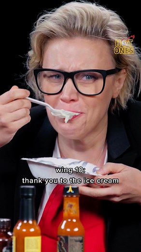 kate mckinnon's reaction to every wing on #hotones 🥵 | Hot Ones