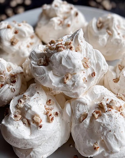 Holiday sweetness made unbelievably easy! ❄️🍬✨ This Microwave Divinity Candy is soft, fluffy, and melt-in-your-mouth delicious — the perfect no-fuss treat when you want something festive without all the extra steps 🙌 Recipe 💬👇 | Donerecipe by Sarah