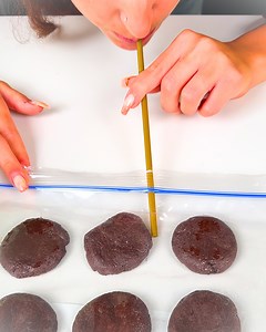 Clever freezer storage hack for baked goods🍪✨ | Lilyon DIY