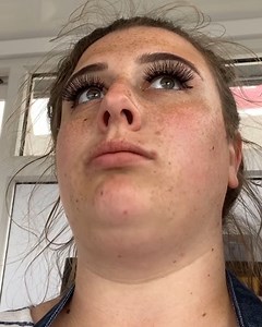 Ice cream parlour worker describes the wretch-worthy moment she was handed toenail from customer during exchange of cash. | Love This