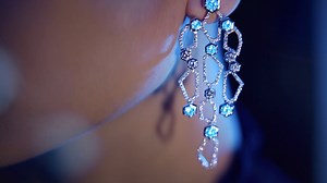 Glow in the dark diamonds? Luminous Diamonds did that 💎 See how they are challenging stereotypes & breaking barriers with their ‘Made Under Pressure’ campaign that just won bronze at the Clio Awards, below. luminousdiamonds.com | Only Natural Diamonds