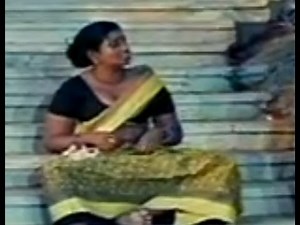 Aunty Funny Setairs On Constable | TeluguOne
