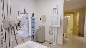 Equipo de rayos X en clínica de diagnóstico por imágenes. Radiografias, Rayos, Placas, Hospital. Clínica. Salud. Medicina. Centro Medico.