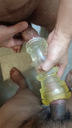 Tara Side tayo!Barako sa barako!Manly sa manly!Top to Top!Top to Versa Top!Titi sa titi!Jakolan eye to eye contact tapos sabay laplapan!Pekpek at titi masarap kainin! 😋