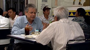 Cuando Roberto le cuenta que existe una mujer idéntica a María José, don Pedro le confiesa a Chucho que su hija tiene una melliza; por otro lado, Elena le quita su apoyo económico a Sandra para obligarla a volver. #Sortilegio, lunes a viernes a las 2:30 p. m. MEX #ConLasEstrellas y #SoloEnBlim en: https://blim.onelink.me/Cs9x/fbnvsortilegiotln | tlnovelas