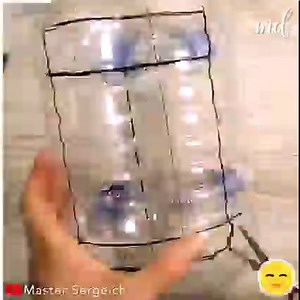 Use your empty plastic bottles to make decorations for your garden! | MetDaan DIY