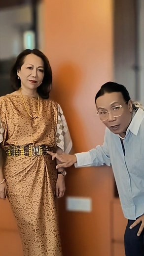 Hi guys..it's me again 😎❤️👌🎶 Datin Esther Balan wife of YB Datuk Gerawat Gala #yacuthaclashprint #yacuthaGawaicollection #supportlocalbrand #supportsarawaklocalfashionindustry #supportandbuylocalproducts #yacutha | Coop Taha