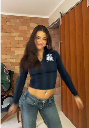 Maria Clara Garcia Dançando com Clara e Lisa