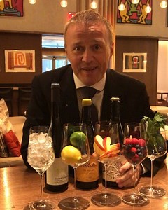 31 reactions | #WineFactWednesday  Special summer wines. Get your selection ready with Aldo ☀️ . . . #summer #wine #winebar #flavor #chill #grunerveltliner #cider #redwine | Aldo Sohm Wine Bar | Facebook