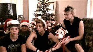 A Very 5SOS Christmas !! #JOLLYSOS | 5 Seconds of Summer.