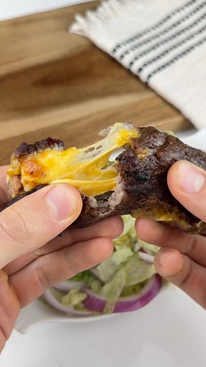 Cheesy pickle burger boats | Keto Snackz