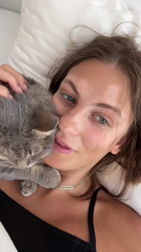 morning with @Bloom Nutrition 😏💅 #bloompartner