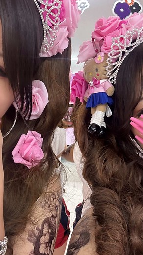 ピンクの盛り髪で体育祭を盛り上げよう！