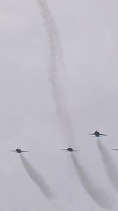 52 reactions | Patrouille Suisse returns to Airbase Emmen  朗朗朗...