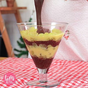 Receita super fácil, rápida e deliciosa para o Natal: GELADO DE UVA E CHOCOLATE ❤️ #tpmpraquetequero #natal #geladodeuva #sobremesasnatalinas | TPM, pra que te quero?