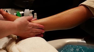 There's still time to enjoy this month's featured services. 💖Couples 50 minute Relaxation Massage $240 (with 2 glasses of wine and 2 halotherapy sessions) 💖Signature Pedicure (80 mins) $100 (with a glass of wine) 💖Tribal King/Queen Scrub, cleanse & Massage (80 mins) $220 (with a glass of wine and a halotherapy session) Book yours today - | Kalahari Resorts - Wisconsin Dells