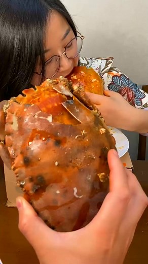 Cuddling with my giant cuddle buddy! 🦀✨ Nothing beats the cozy vibes with this adorable crab. #SeaLifeLove #BigCuddle | Jo Ann Elfstan
