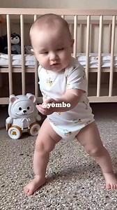 Increíble bebé bailando #reelschallengereelschallenge | Yombo