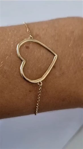 Pulseira Coração 18k Com corda em elo português fino e coração de 20mm. Na promoção do mês por 850 reais Aproveite! Temos unidades a pronta-entrega! Acesse nosso site e veja mais detalhes  www.lmjoias.com.br/pulseira-coracao-mimo | Lm Jóias | Facebook