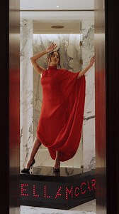 34K views · 42 reactions | Stella McCartney H&M, ra mắt Xuân 2026. Sau màn hợp tác vào năm 2005 cũng như bộ sưu tập kết hợp thứ 2 trong lịch sử H&M, nhà thiết kế lừng danh và là người tiên phong trong thời trang bền vững tiếp tục đồng hành của H&M ra mắt bộ sưu tập mới vào Xuân 2026. Stella McCartney H&M, diện bởi Anitta. | H&M | Facebook