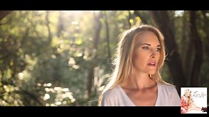 22K views · 384 reactions | WOW! Hoor hoe hoendervleis mooi is Elizma Theron se liedjie "Roep My"!! Vanaf haar splinternuwe album "Hierdie hart brand liefde" => apple.co/2EWjTjP | Select Musiek | Facebook