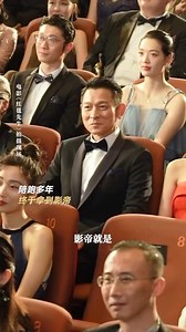 Don't casually play pranks on celebrities in public, as the consequences could be severe! 😎 #themovieemperor #红毯先生 in original Mandarin & Cantonese version is now playing in cinemas everywhere! 📽 𝙉𝙊𝙒 𝙎𝙃𝙊𝙒𝙄𝙉𝙂 | 𝙂𝙀𝙏 𝙔𝙊𝙐𝙍 𝙏𝙄𝘾𝙆𝙀𝙏𝙎 Cathay Cineplexes 🎫 bit.ly/4bxJvUM Golden Village Mr Popcorn 🎫 bit.ly/49iyLrA Shaw Theatres 🎫 bit.ly/3uAYyfI Filmgarde Cineplexes 🎫 bit.ly/3uwWNjG WE Cinemas 🎫 bit.ly/48f5Vap The Projector 🎫 bit.ly/48p3By1 PG13 Some Violence 些许暴力画面 #TheMovie