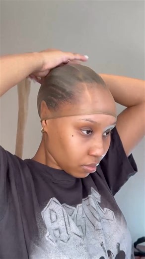 Bald cap method using stocking🥳 Tag the source . . Stay tuned for what you are interested about wigs and hair #linkinbio . ------------------------------ Wig experts and hair factory owners🤍 . #baldcapmethod #stockingcapmethod #wigtutorial #wiginstall #lacemeltmethod #laidlacemethod | Wig Tutorials