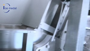 1.2K views | Automatic ice packing machine is fast packing, saving...