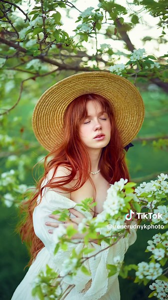 I often prefare to photograph more inexperienced models because i love bringing out that confidence in ppl during the photoshoot. Few tips: use your environment as props and create your poses around them, get the model to play around with her clothing, hair, avoid static poses and stay vocal!! Just it fun and friendly and make your model comfortable and of course be confident as that confidence will definitely rub off on the model. #model #photoshoot #photography #photomagic #photoshootideas #ph