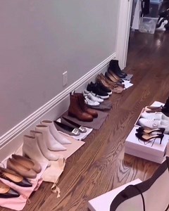 Pretty pulls, pretty please 🙏🏻✨ having a hard time trying not to shop for myself at today’s first appointment 🤷🏻‍♀️ what can I say we’re just that good 😏💞🙌🏻 #mgkstyle #fabpulls #fashionstylist #workflow #styledbymgk | Mary Gonsalves Kinney