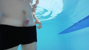 UNDERWATER HANDJOB