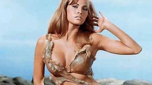 Raquel Welch: su foto bikini en los años ‘60 se convirtió en leyenda